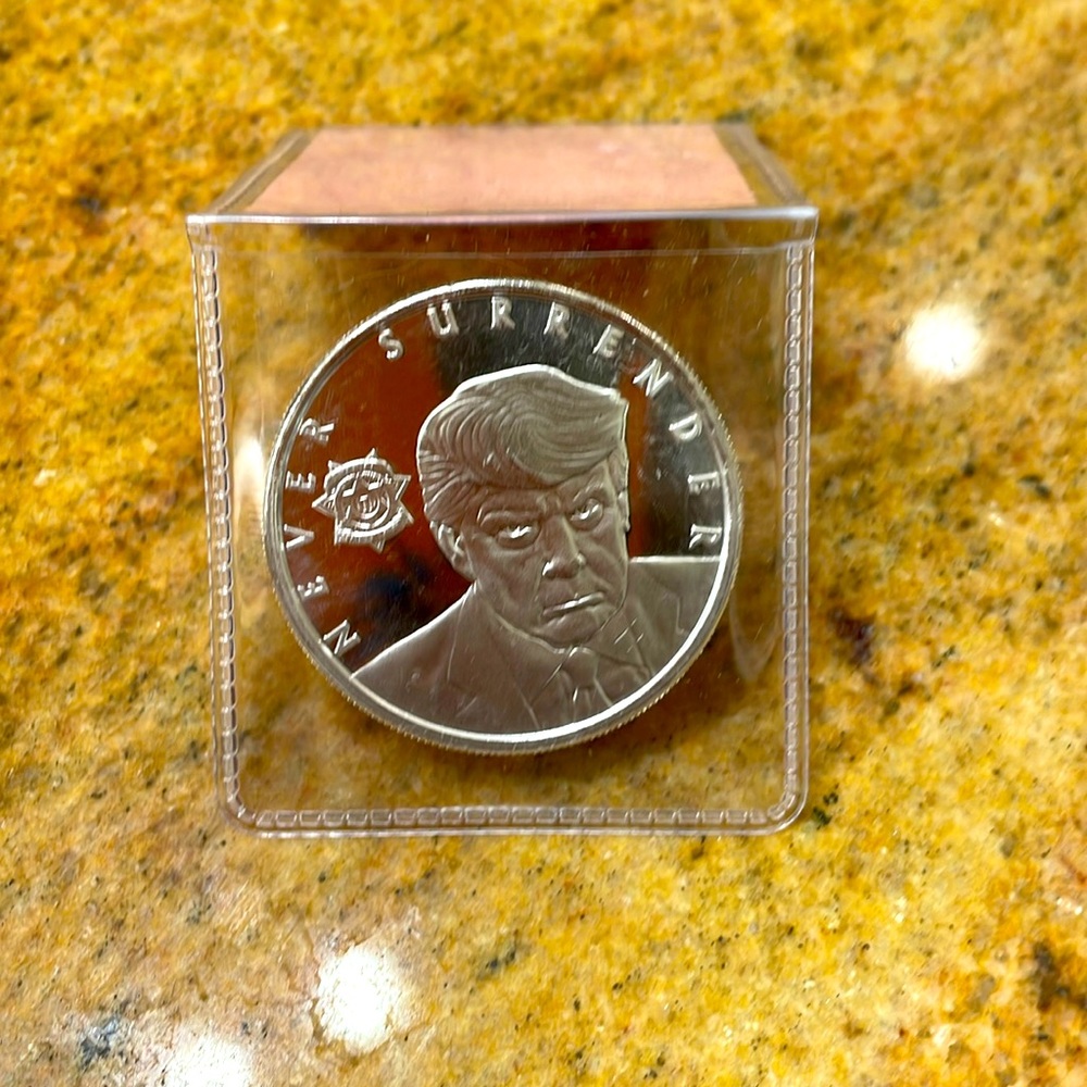 🇺🇸 Never Surrender silver coin 🇺🇸